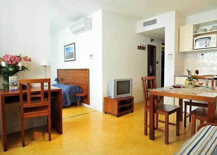 Residhotel Grenette Ξενοδοχείο με διαμερίσματα 3*